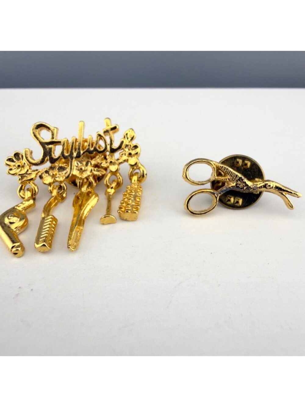 Vintage Stylist Brooch Scissors Set Hairdresser Jewelry Gold Tone